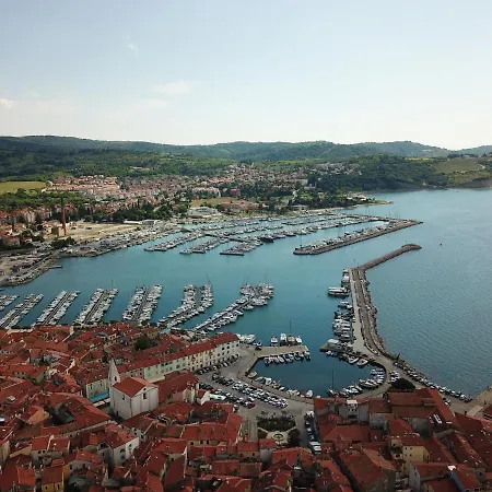 Sandi Δωμάτια σε οικογενειακή κατοικία