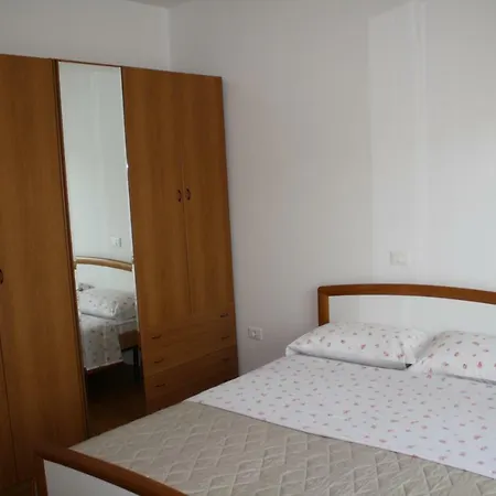 Δωμάτια σε οικογενειακή κατοικία Sandi *